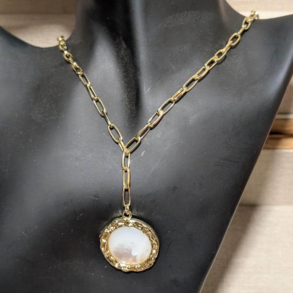 Rivka Friedman Elegant Gold Necklace with Pearl Pendant